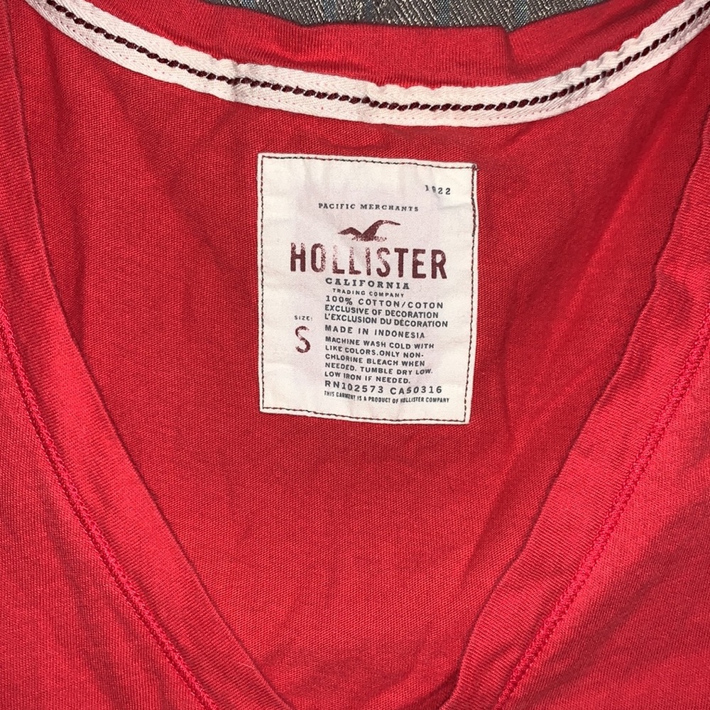 Hollister V neck - Picture 2 of 4
